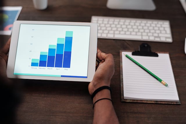 landlord-working-on-stats